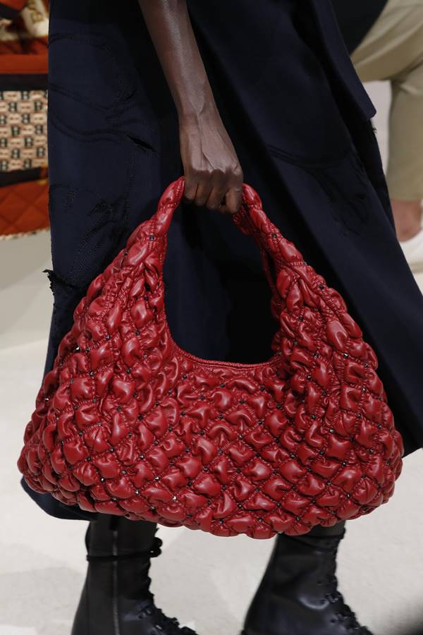 Bolsa vermelha acolchoada da Valentino