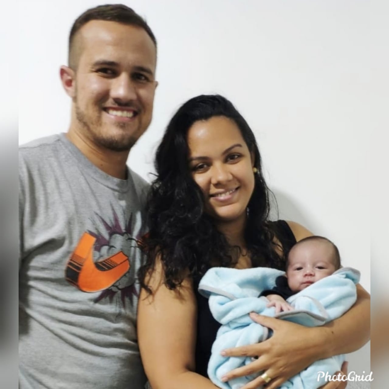 Artur, com a mãe Lívia e o pai Jefferson