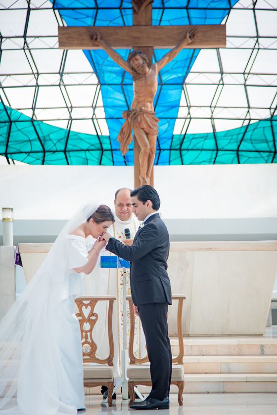 Cerimônia de casamento de Lukas Marinho e Bruna Lóssio