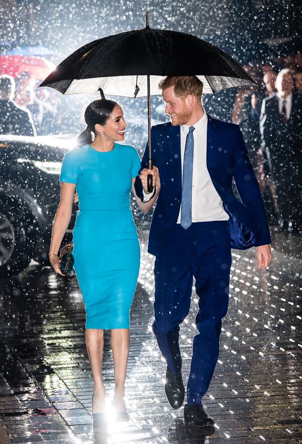 Meghan Markle de vestido azul