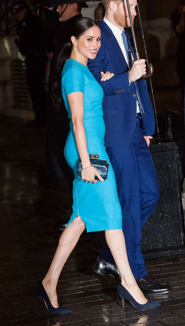 Meghan Markle de vestido azul