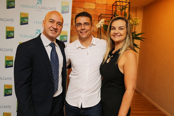 Rogério Cavalcanti, Cassara e Aline Resende