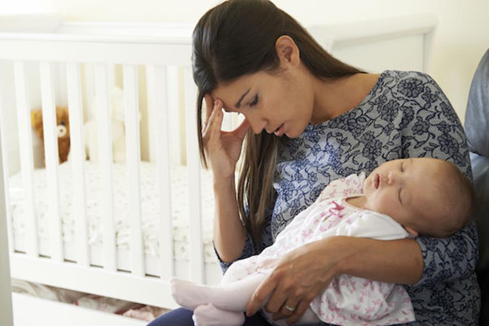 Triste e exausta? Saiba como identificar se você sofre de burnout materno