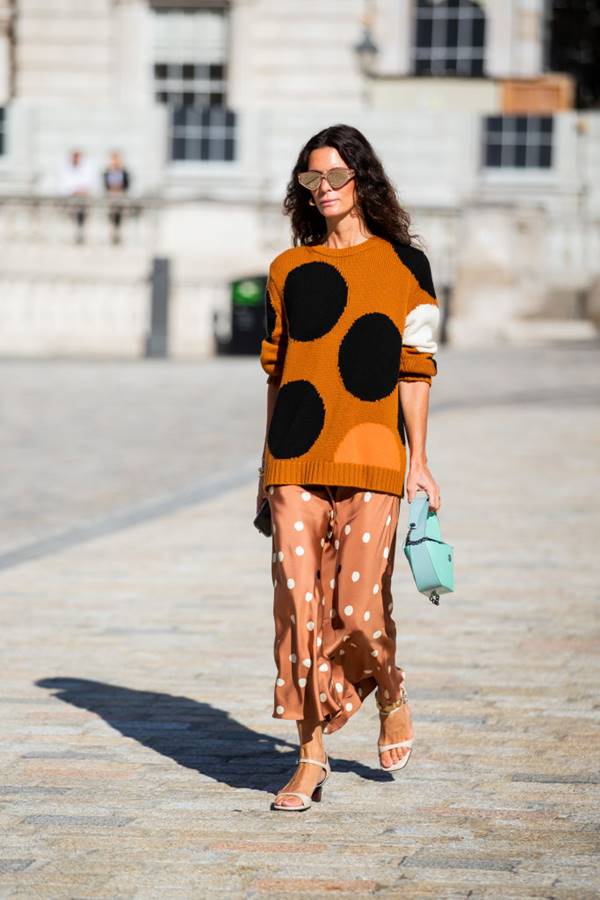 mix de estampas de bolinha, em Londres