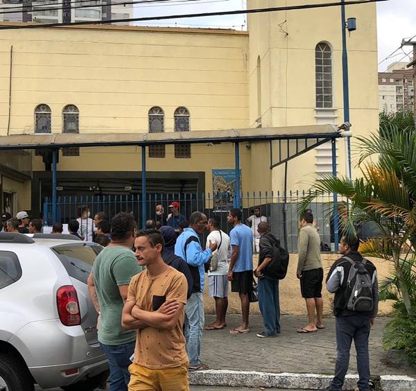 comunidade ajuda moradores de rua na Pastoral Nossa Senhora da Paz