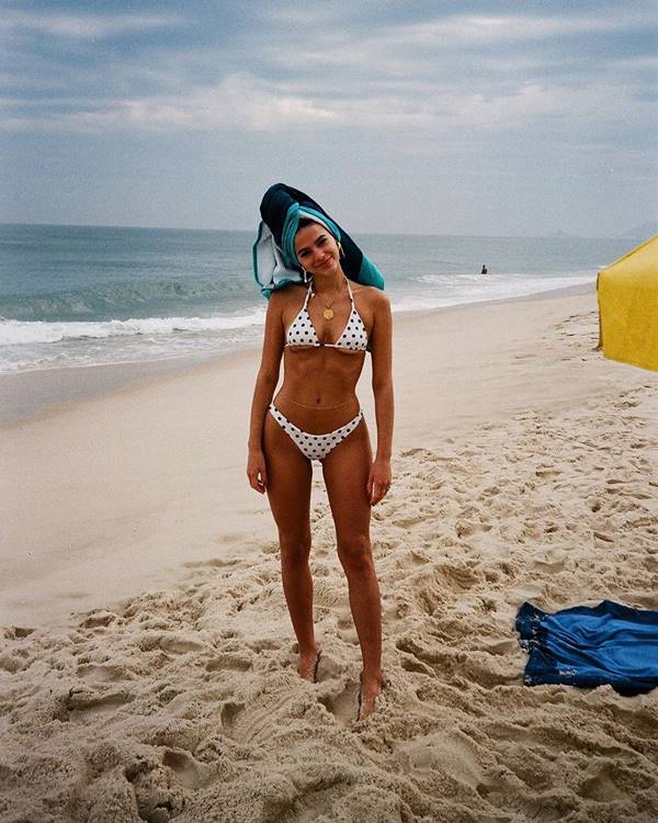 Bruna Marquezine na praia