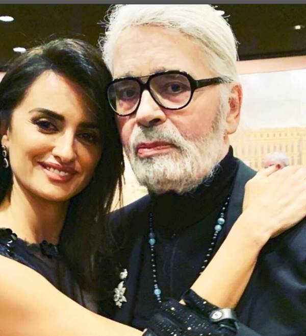 Penélope Cruz e Karl Lagerfeld