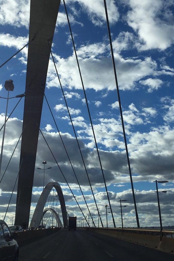 Céu de Brasília e ponte JK