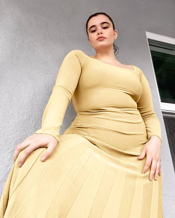 Barbie Ferreira posa para Jacquemus