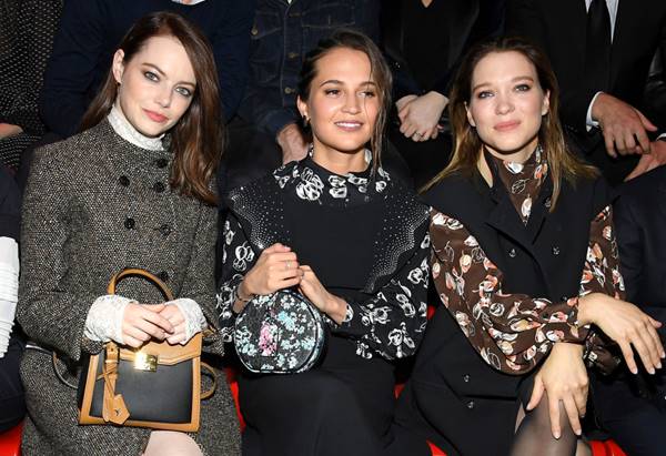 Emma Stone, Alicia Vikander e Léa Seydoux em desfile da Louis Vuitton