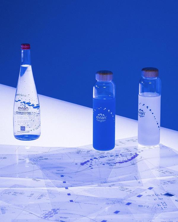 Garrafas de agua mineral Evian criadas por Virgil Abloh