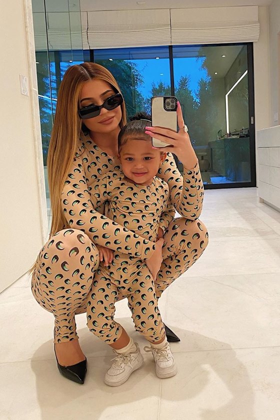 Kylie Jenner e a filha Stormi