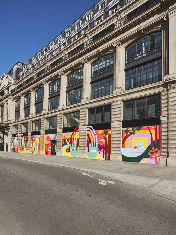 pinturas coloridas na sede da Louis Vuitton