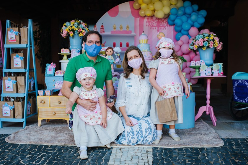 Família de Helena Weiler Gonçalves em festa de aniversário