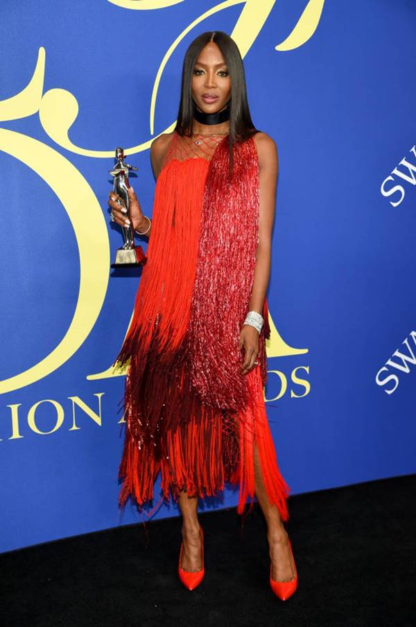 Naomi Campbell no tapete do CFDA Fashion Awards 2018