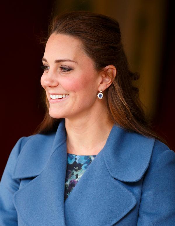 Kate Middleton usa versão editada dos brincos de Diana