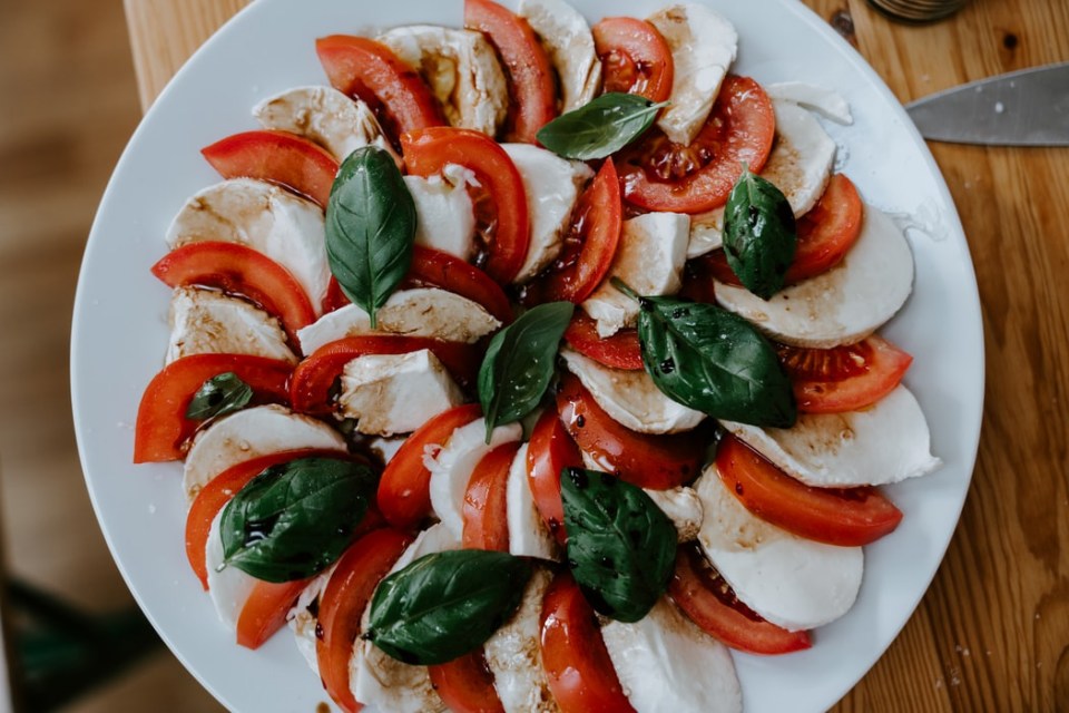 salada caprese