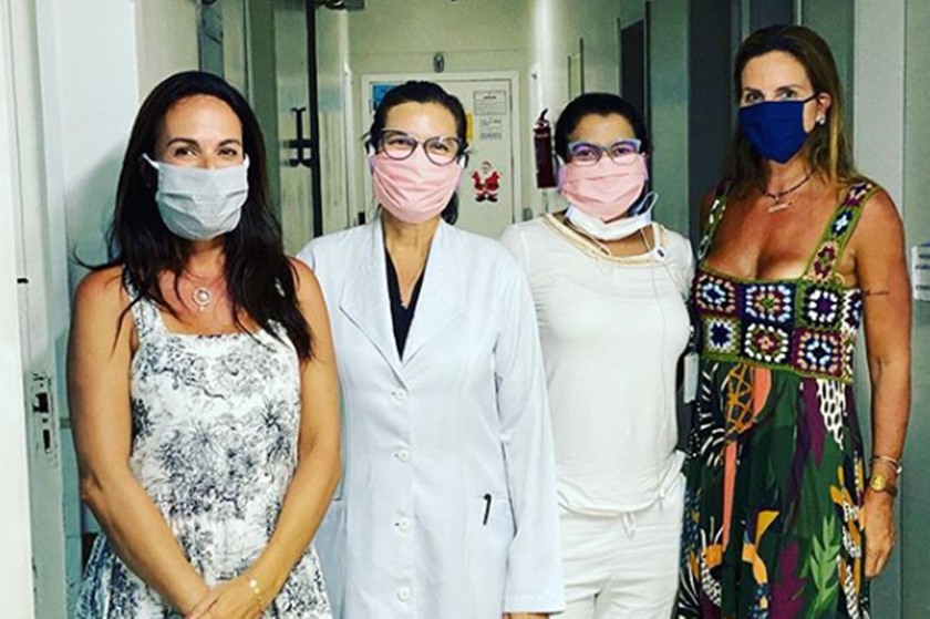 Andréa Cabrera, Claudia Salomão e médicas