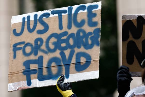 protesto contra o racismo e a truculência policial, depois da morte de George Floyd