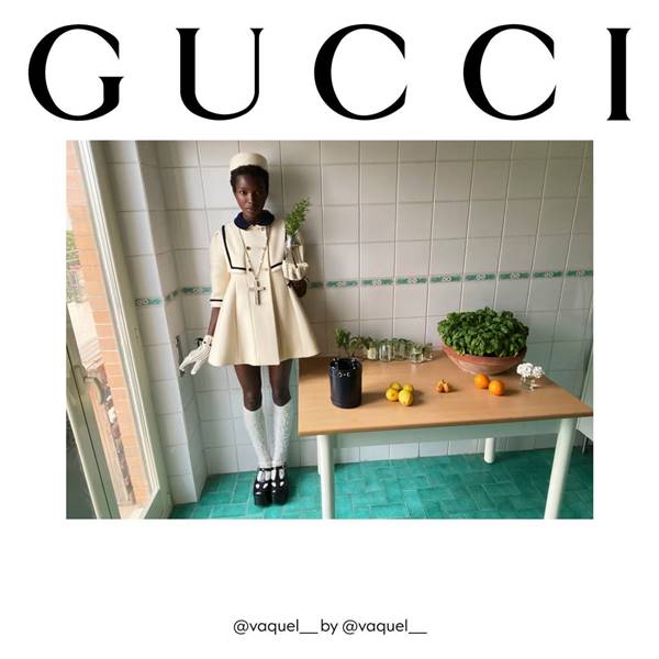 modelo em campanha caseira da Gucci