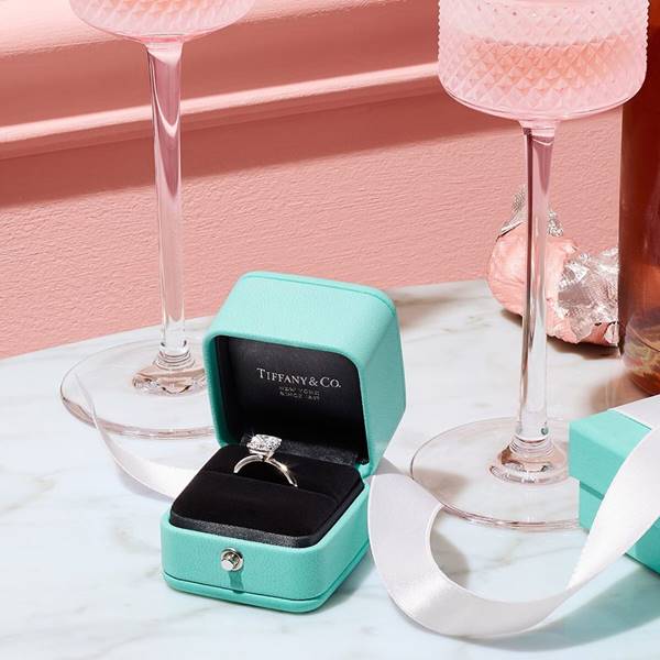 blue box da TIffany com joia