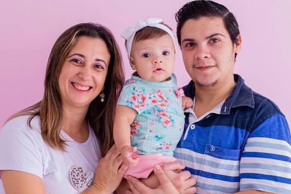 Taris, Antonella e Frank | Casal trangenero em que o homem gerou o bebê