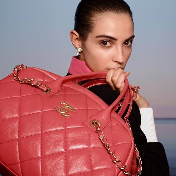 Foto do lookbook da coleção Cruise 2020/2021 da Chanel