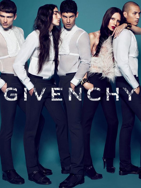 Lea T em campanha da Givenchy