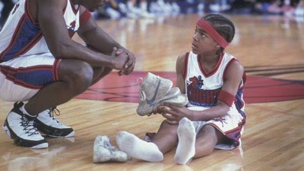 Air Jordan IX no filme Pequenos Grandes Astros, de 2002