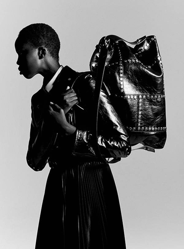 Campanha da Givenchy em celebração aos 10 anos da bolsa Antigona