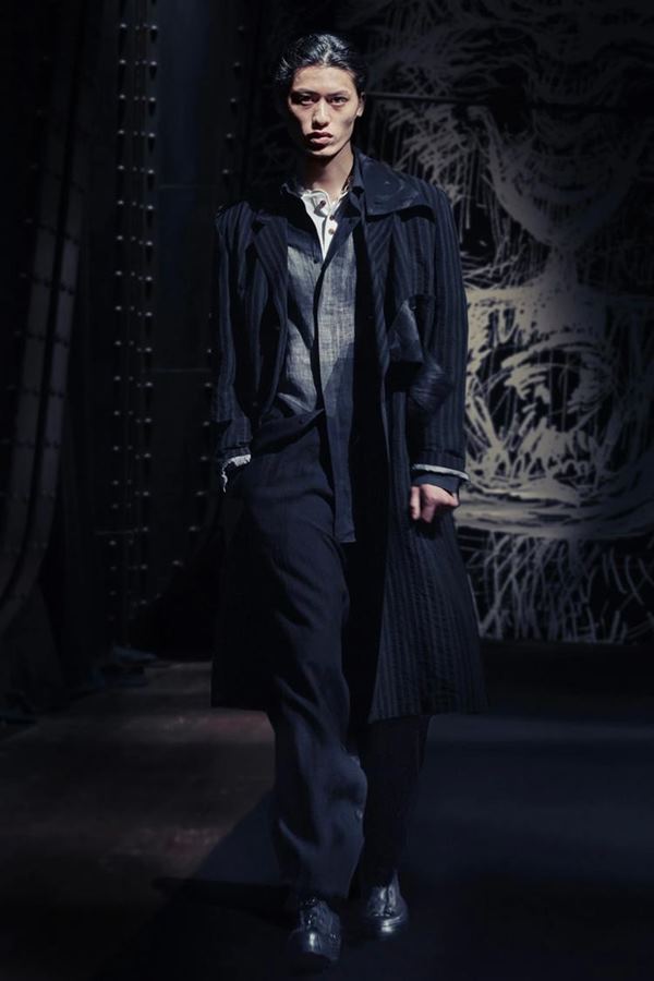 Desfile Yohji Yamamoto