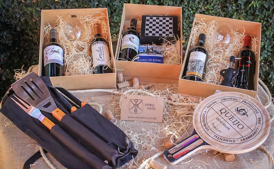 Boxes de presente com vinho