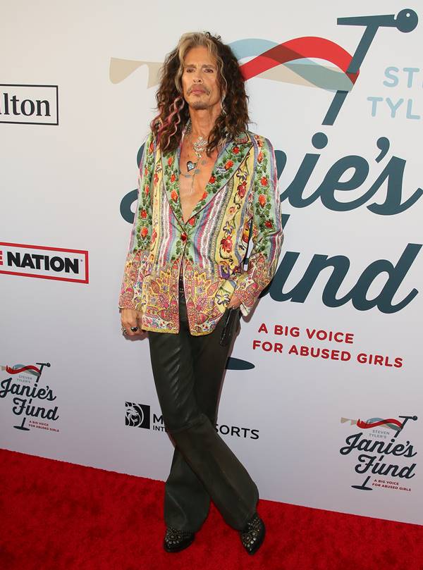 Steven Tyler com blazer estampado