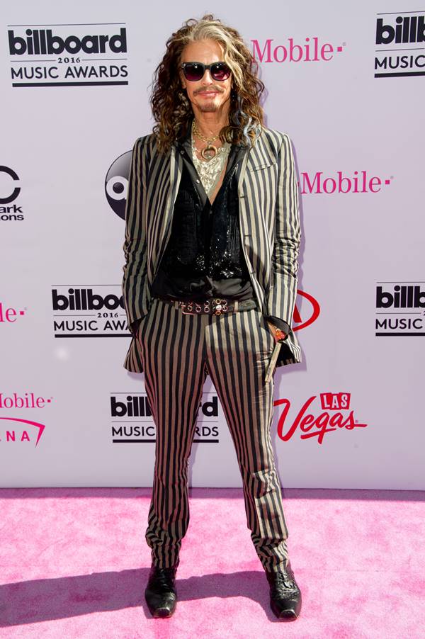 Steven Tyler com peças estampadas