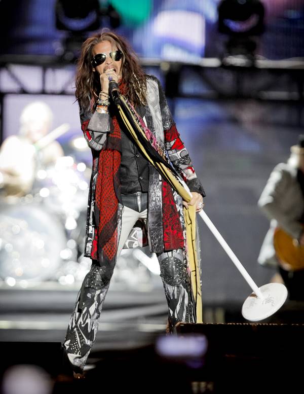 Steven Tyler com peças estampadas