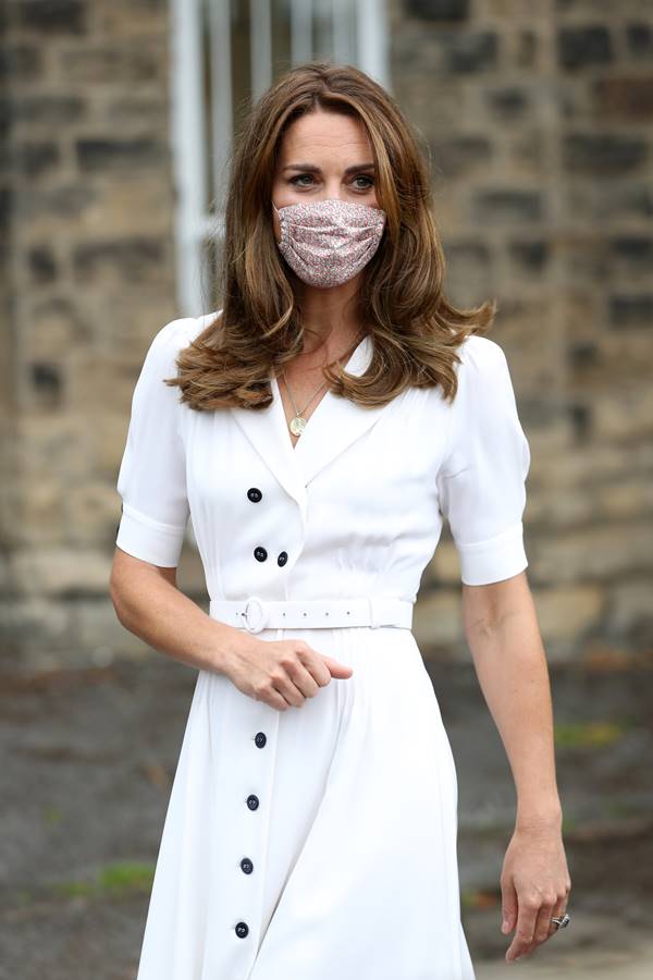 Kate Middleton com máscara facial da marca londrina Amaia