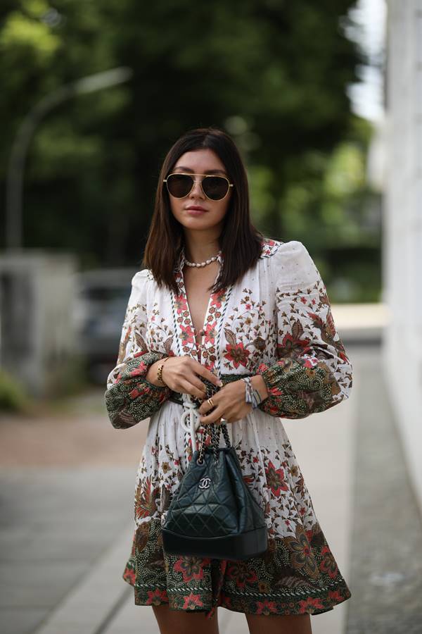 Vestido florido no street style