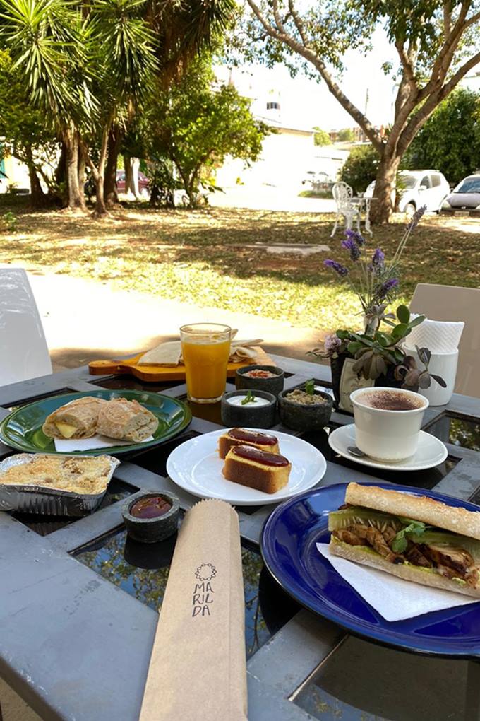 Café da manhã ao ar livre