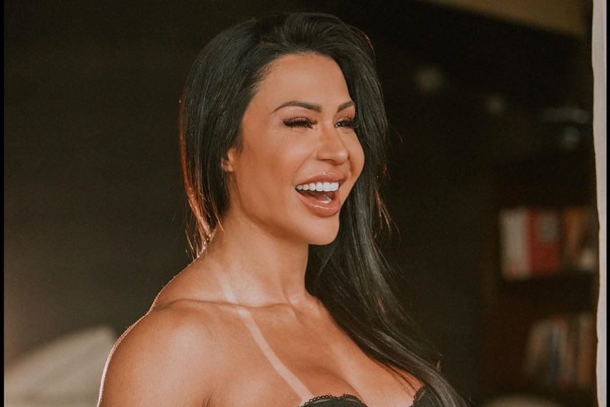 Gracyanne Barbosa coloca bumbum para jogo em foto de calcinha fio dental |  Metrópoles