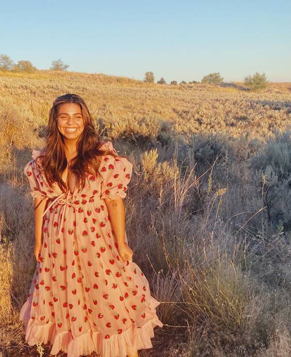 Vestido de morangos Lirika Matoshi 