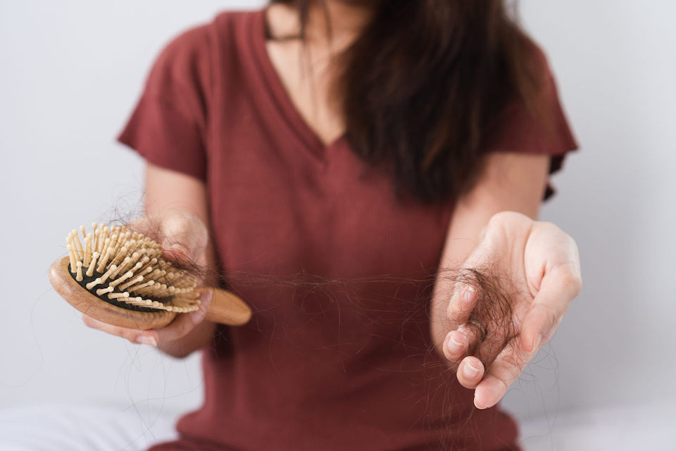 escova de cabelo, queda capilar