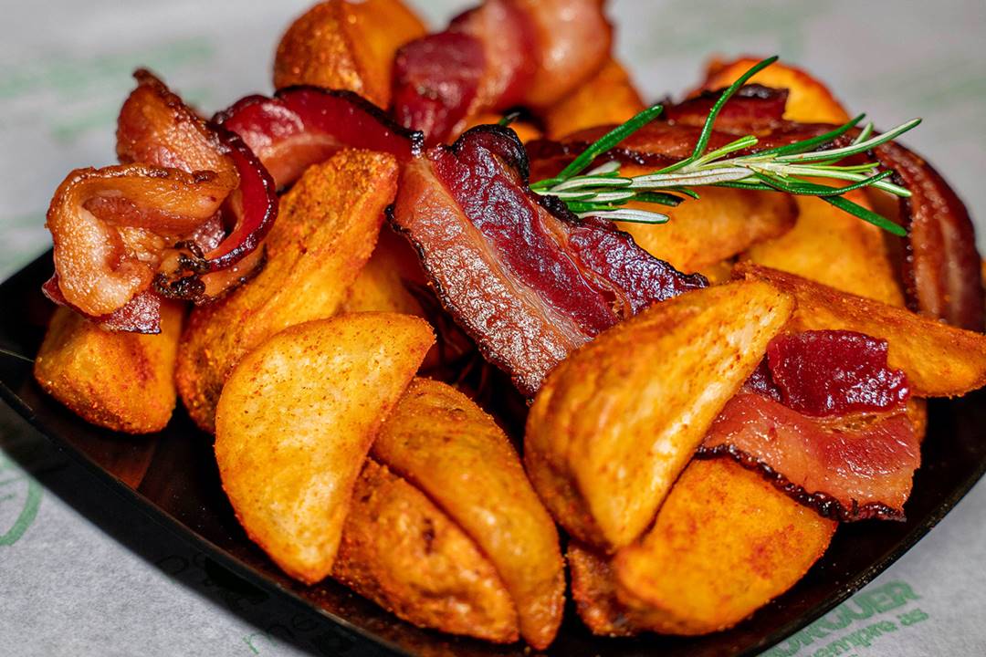 Batata rústica com bacon