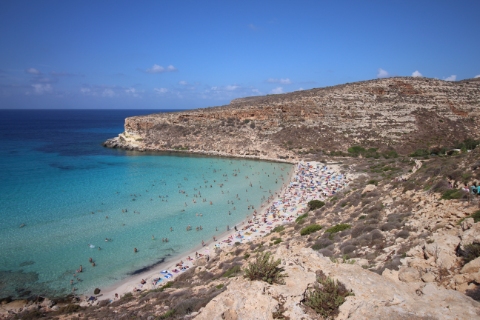 Praia em Lampedusa, na Itália