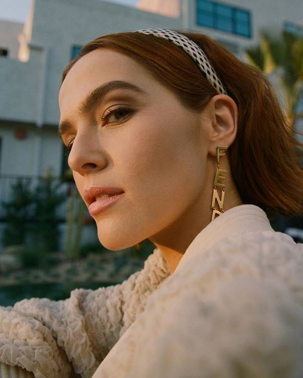 Zoey Deutch em campanha da Fendi