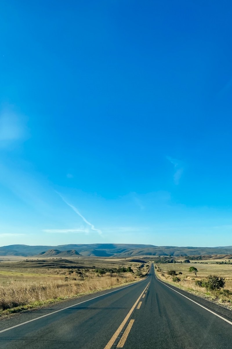 Paisagem da estrada Chapada dos Veadeiros