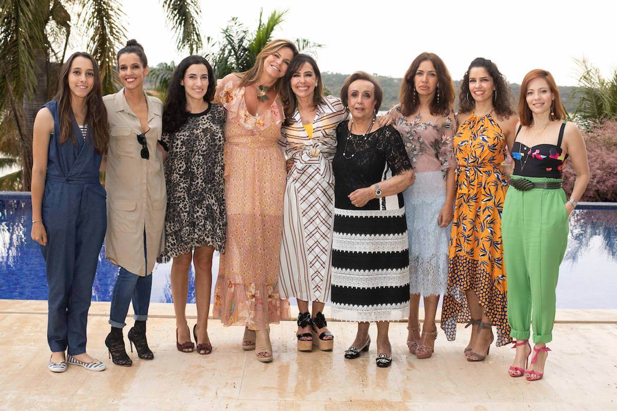 A aniversariante e Luiza Estevão, Ilca Maria Estevão, Cleuci Estevão, Claudia Salomão, Elcy Meireles, Claudia Meireles, Fernanda Estevão e Flávia Guth