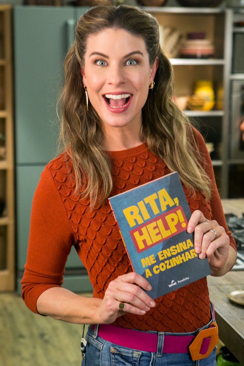 Rita Lobo com o livro