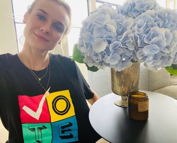 Diane Kruger com camiseta "Vote", da Prabal Gurung