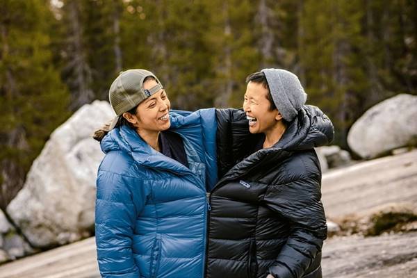 Mulheres com casacos da Patagonia