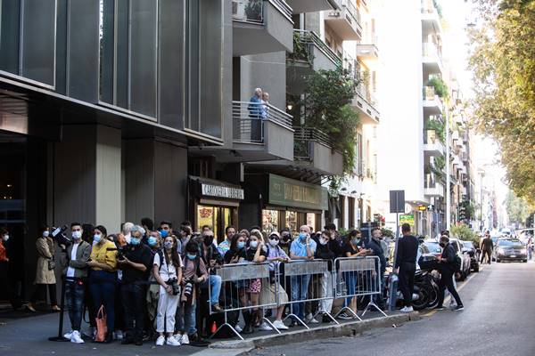 Lado de fora do desfile de primavera/verão 2021 da Dolce & Gabbana